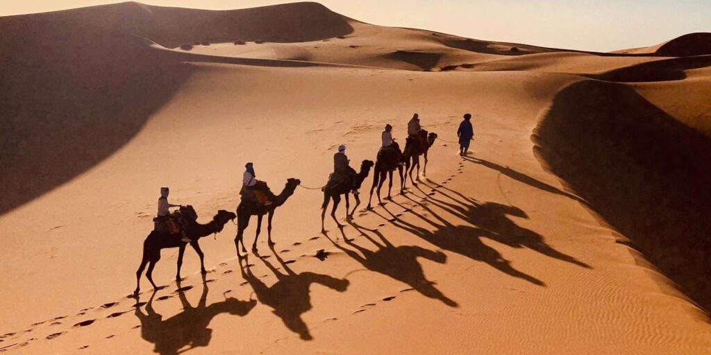 Passeio de camelo nas dunas de Erg Chebbi